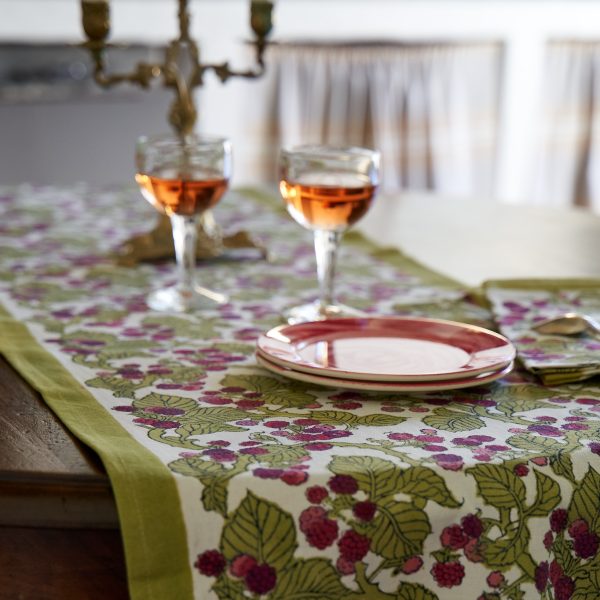 Beige red blackberry table runner